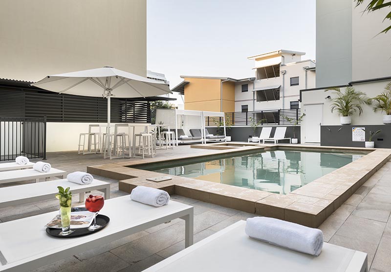 Grand Hotel and Apartments Townsville - Swimming Pool and Spa